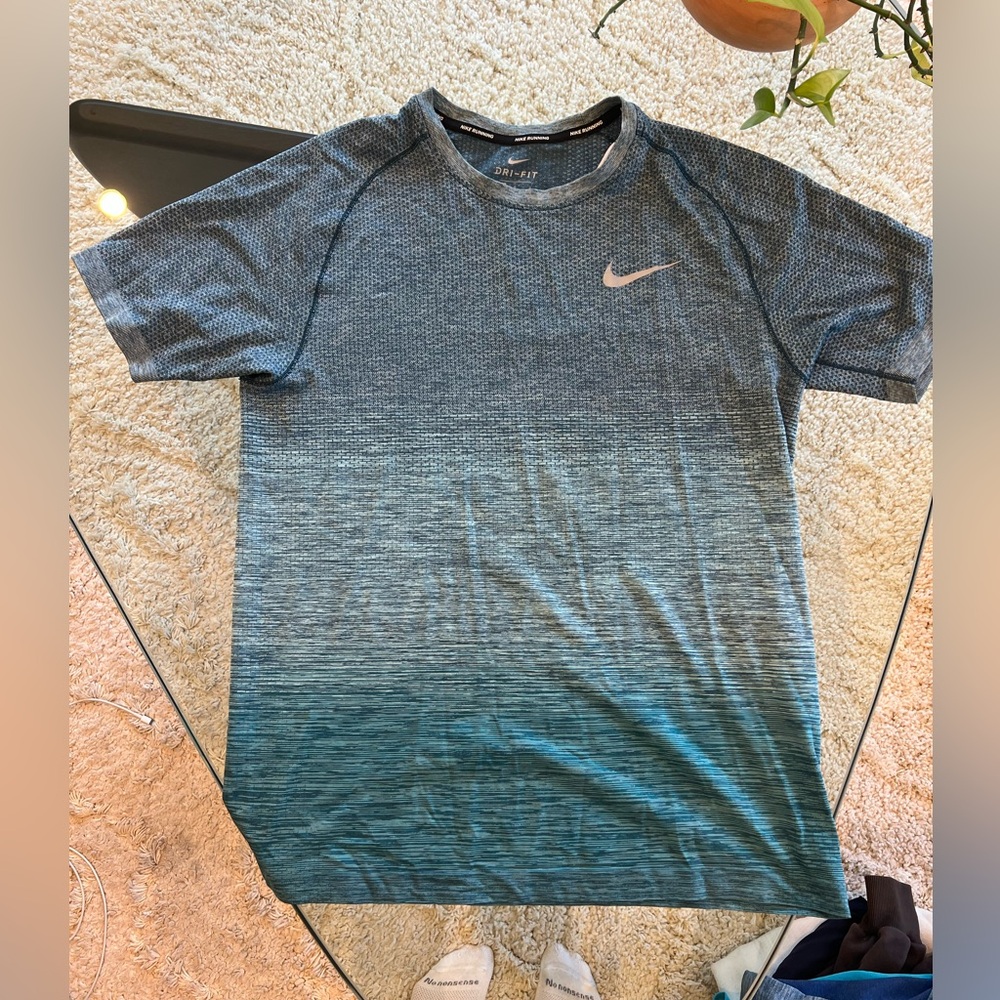 Men’s Nike Dry fit size L
